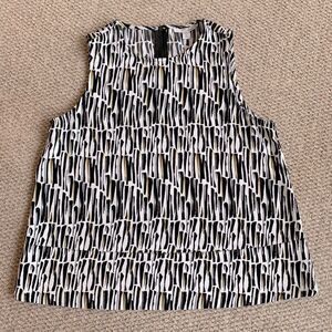 🟢3 for $20. HALOGEN sleeveless multicolor printed top